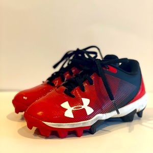 Little boys size 11 Under Armour baseball cleats